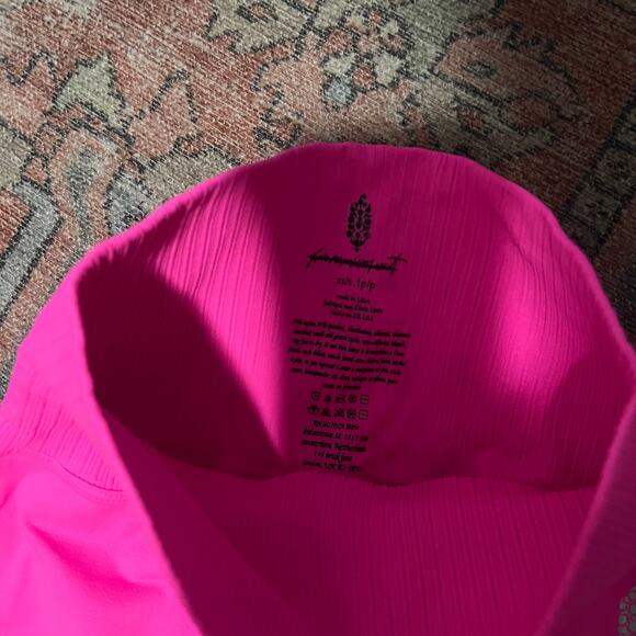 NWOT Free People Movement Good Karma Leggings in Hot Pink xs/s - Picture 12 of 15